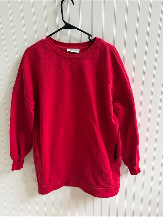 Zenana Outfitters Tops - (347)Zenana Outfitters Red Crewneck Tunic Sweatshirt